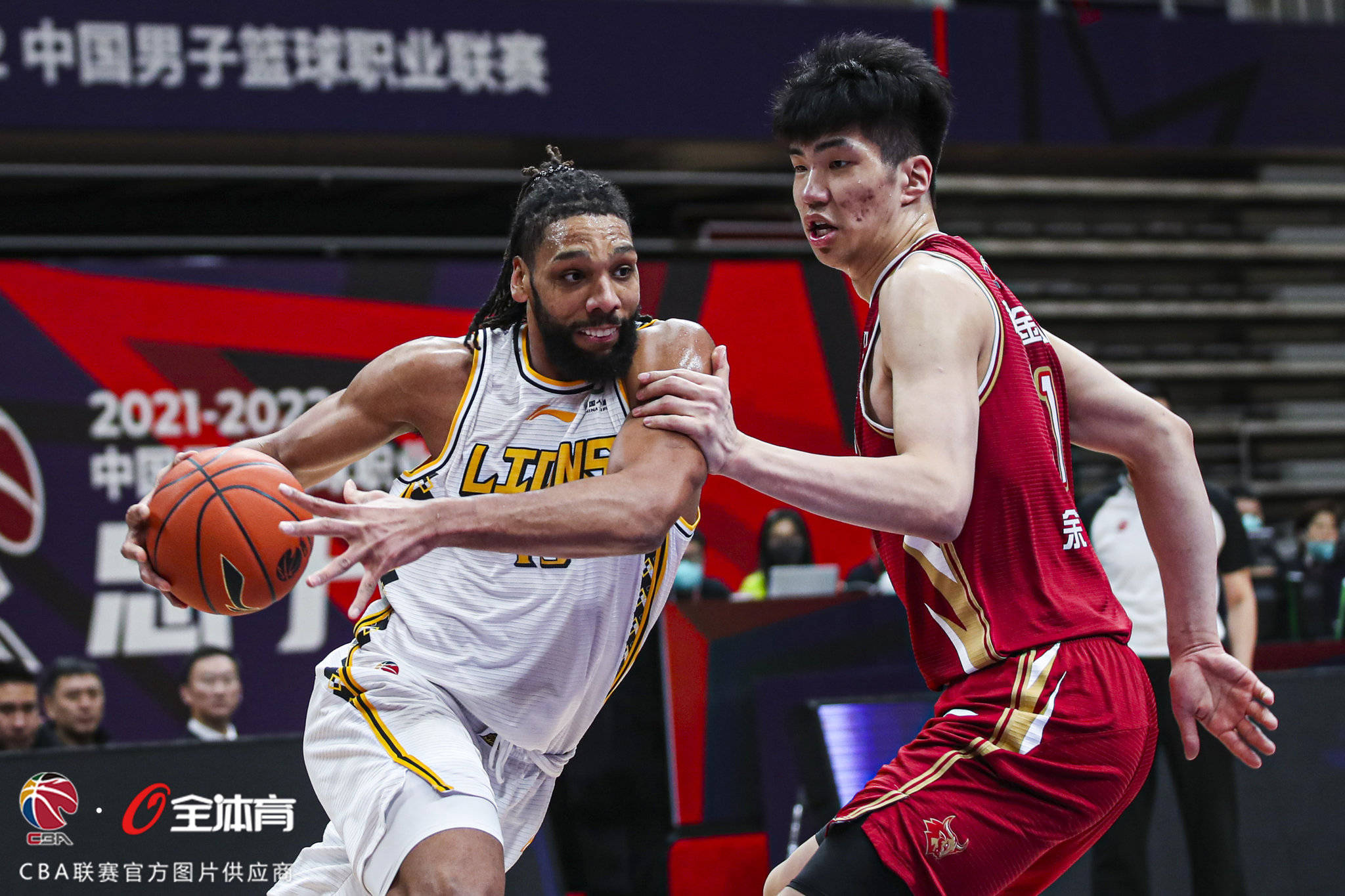 详细阅读:包含意甲赛程吃紧,浙江稠州赛前篮板制胜,气氛紧张,数据趋势出现新变化的词条 包含意甲赛程吃紧,浙江稠州赛前篮板制胜,气氛紧张,数据趋势出现新变化的词条